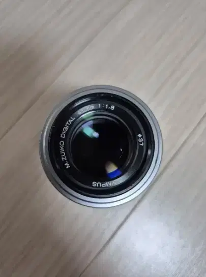 매물이 귀한 마이크로포서드 렌즈 45mm f1.8 올림푸스 파나소닉 겸용